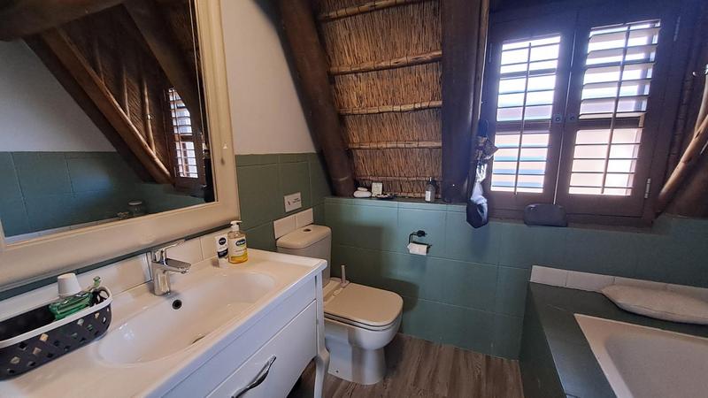5 Bedroom Property for Sale in Stilbaai Wes Western Cape